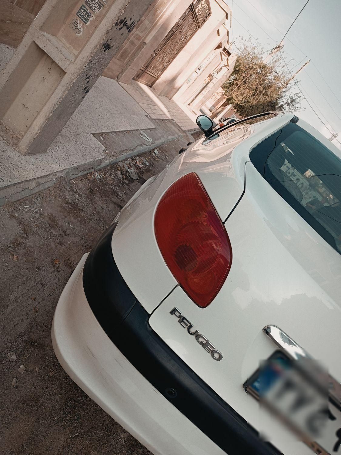 پژو ۲۰۶ صندوق دار v8 - 1393