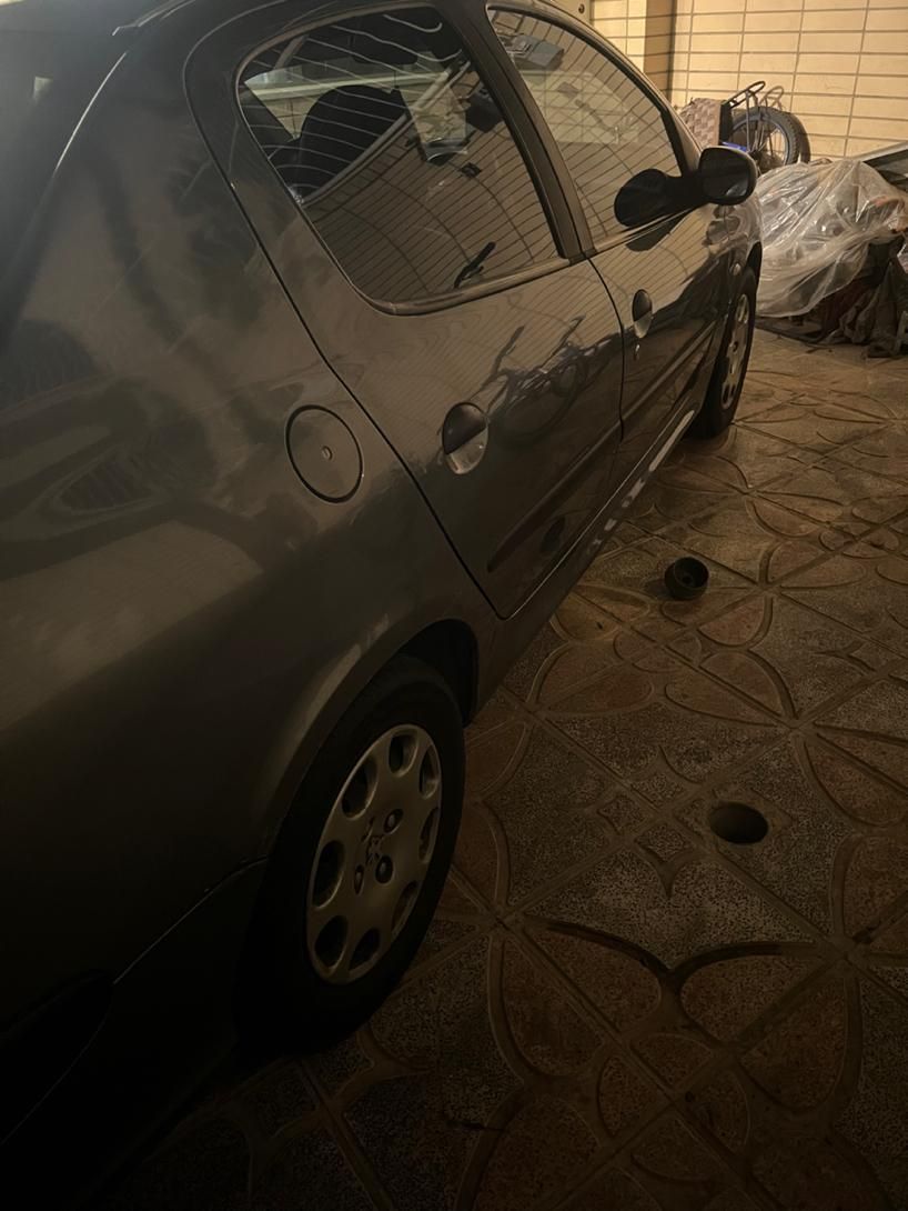 پژو ۲۰۶ صندوق دار v8 - 1390