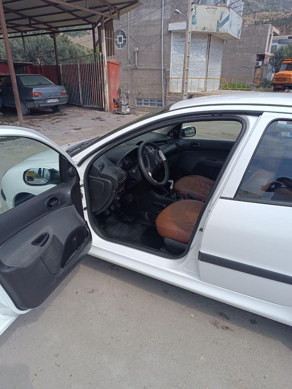 پژو ۲۰۶ صندوق دار v8 - 1396