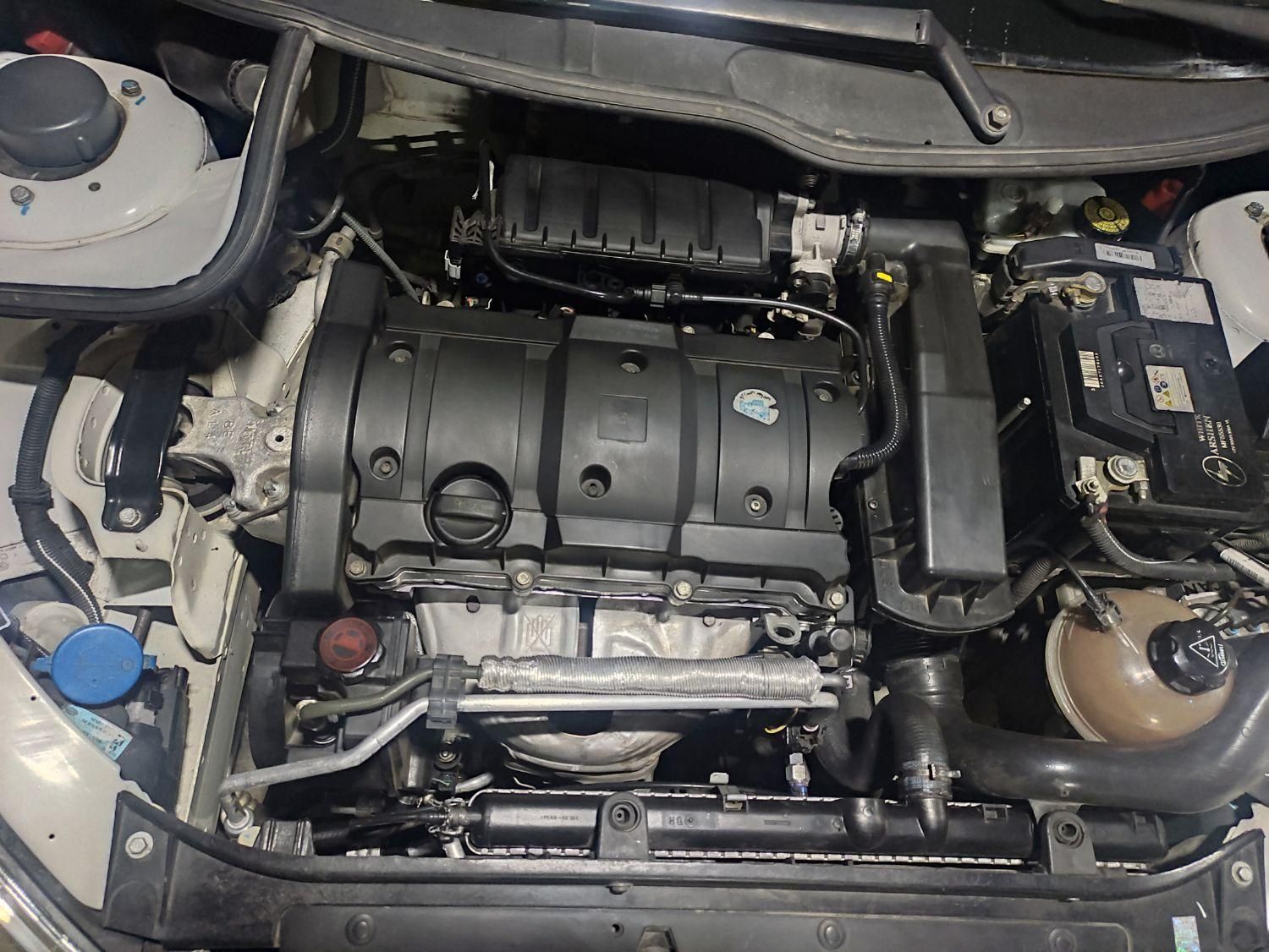 پژو ۲۰۶ صندوق دار v8 - 1394