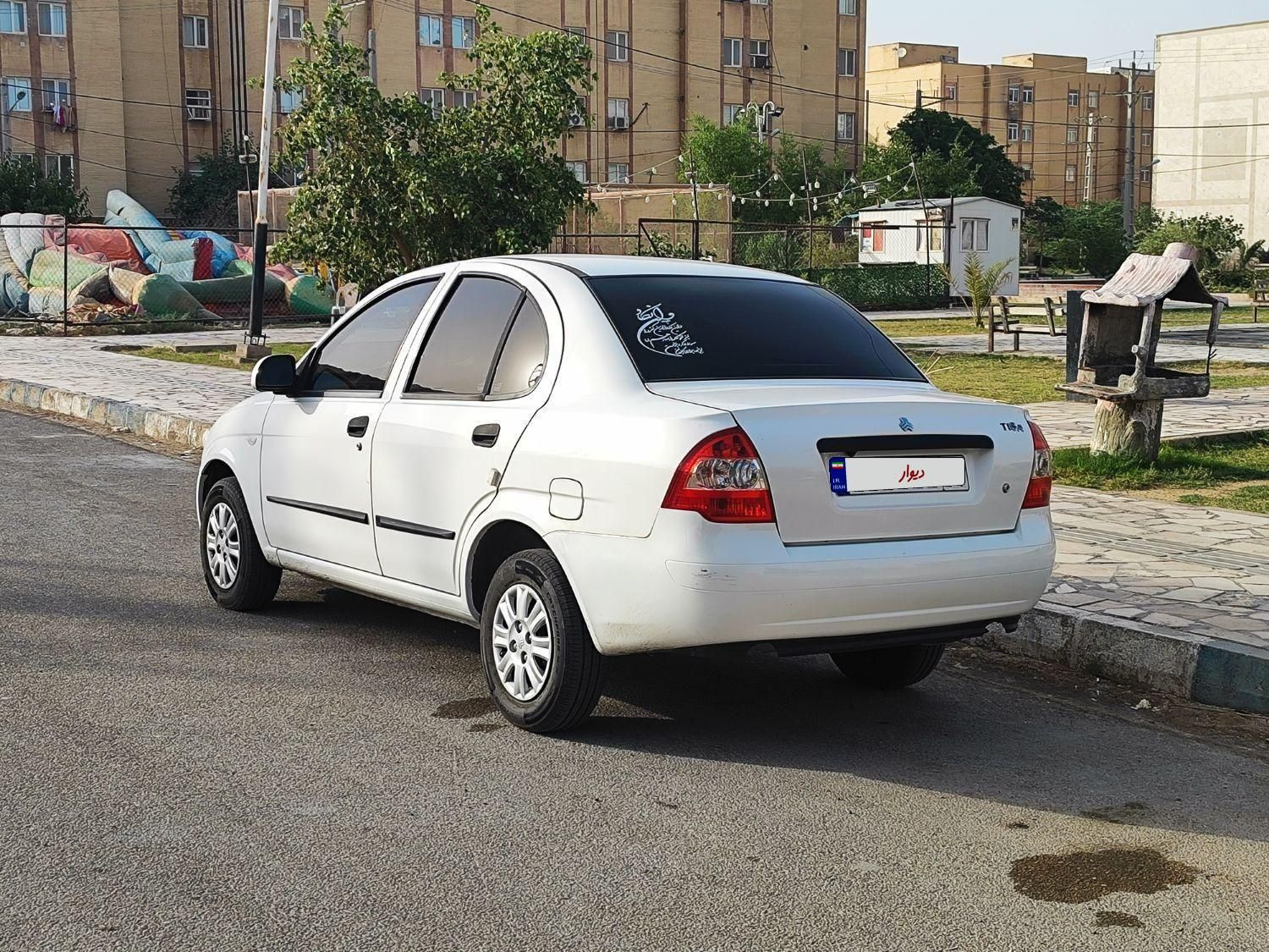 تیبا صندوق دار LX - 1401