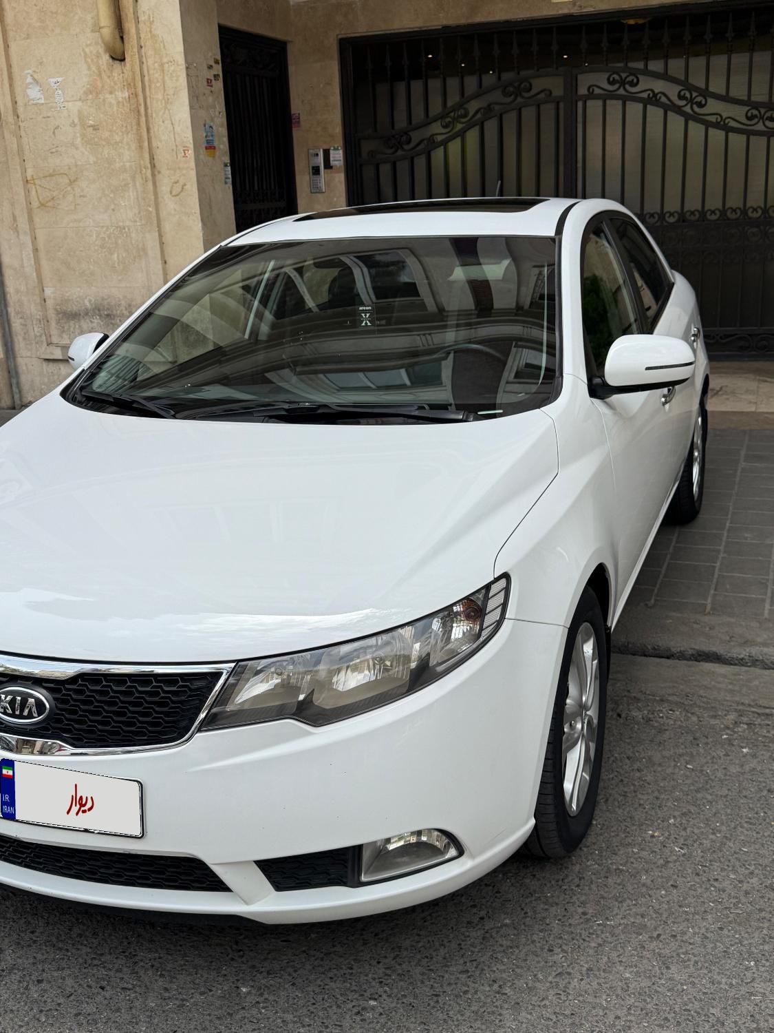 خودرو کیا، سراتو مونتاژ آگهی ann_18403489