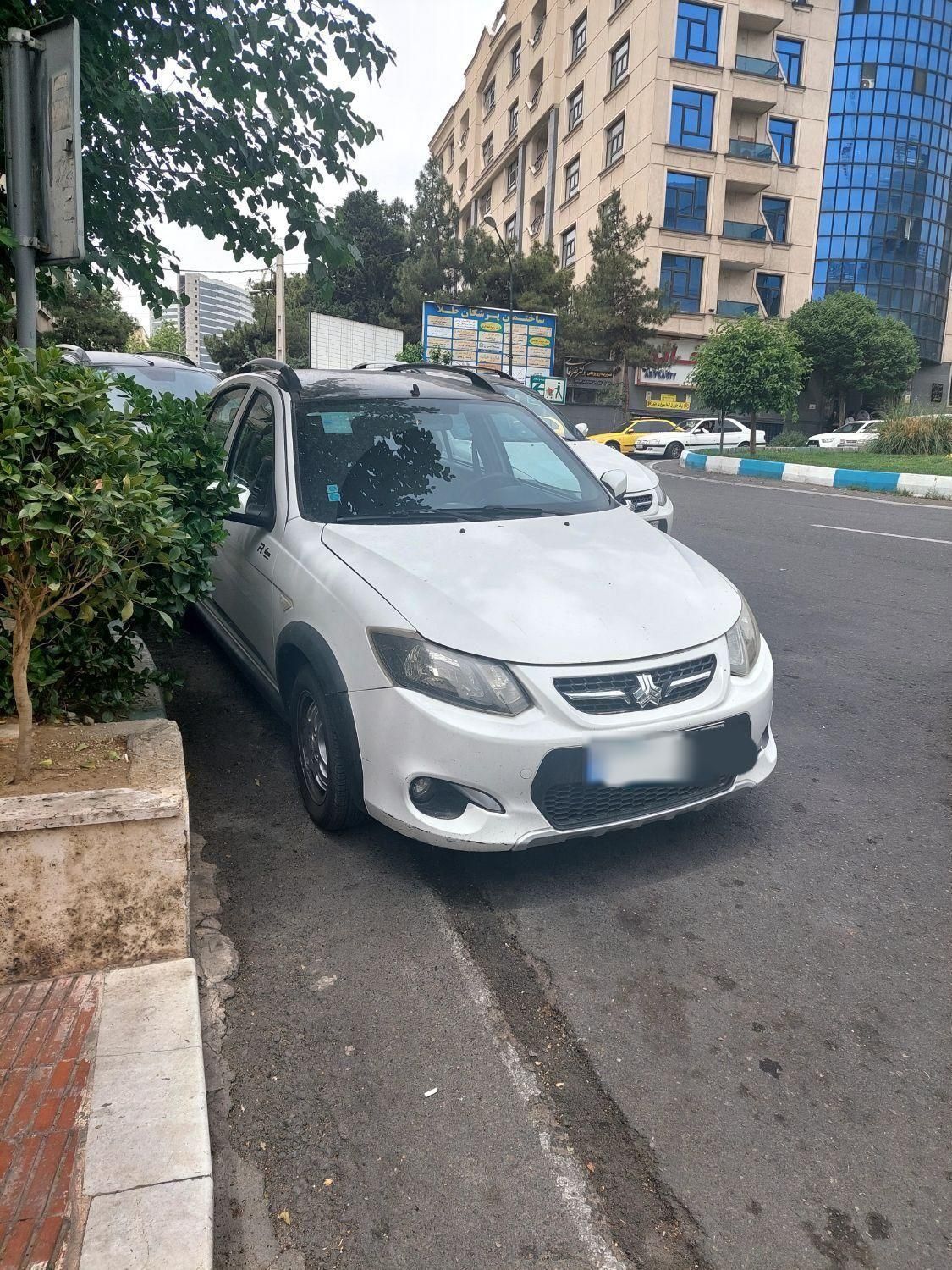 خودرو کوییک، R آگهی ann_18403847