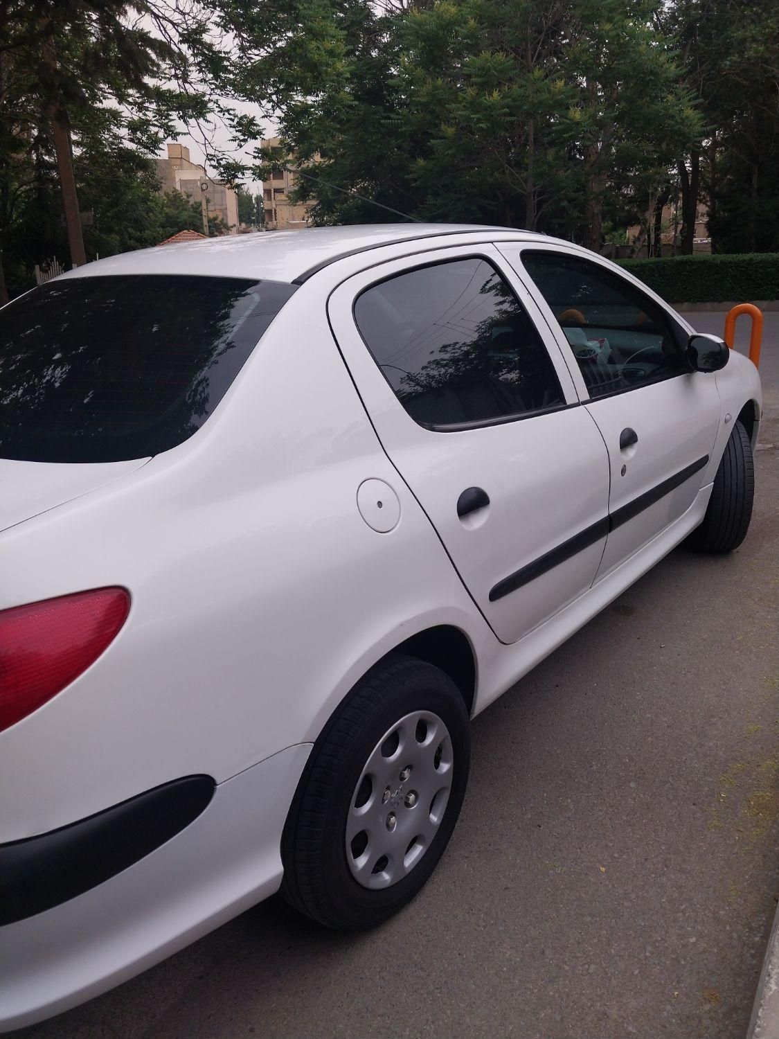 پژو ۲۰۶ صندوق دار v8 - 1397