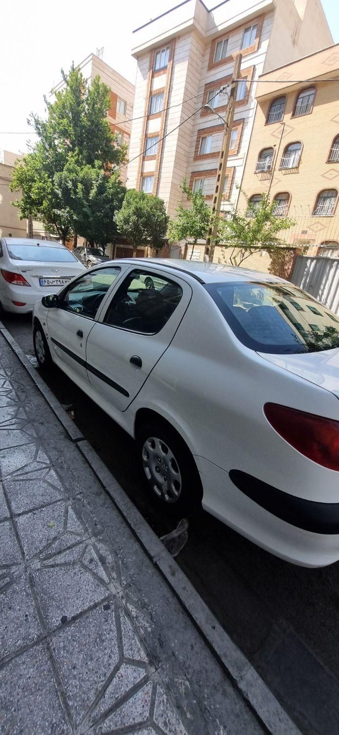 پژو ۲۰۶ صندوق دار v8 - 1393