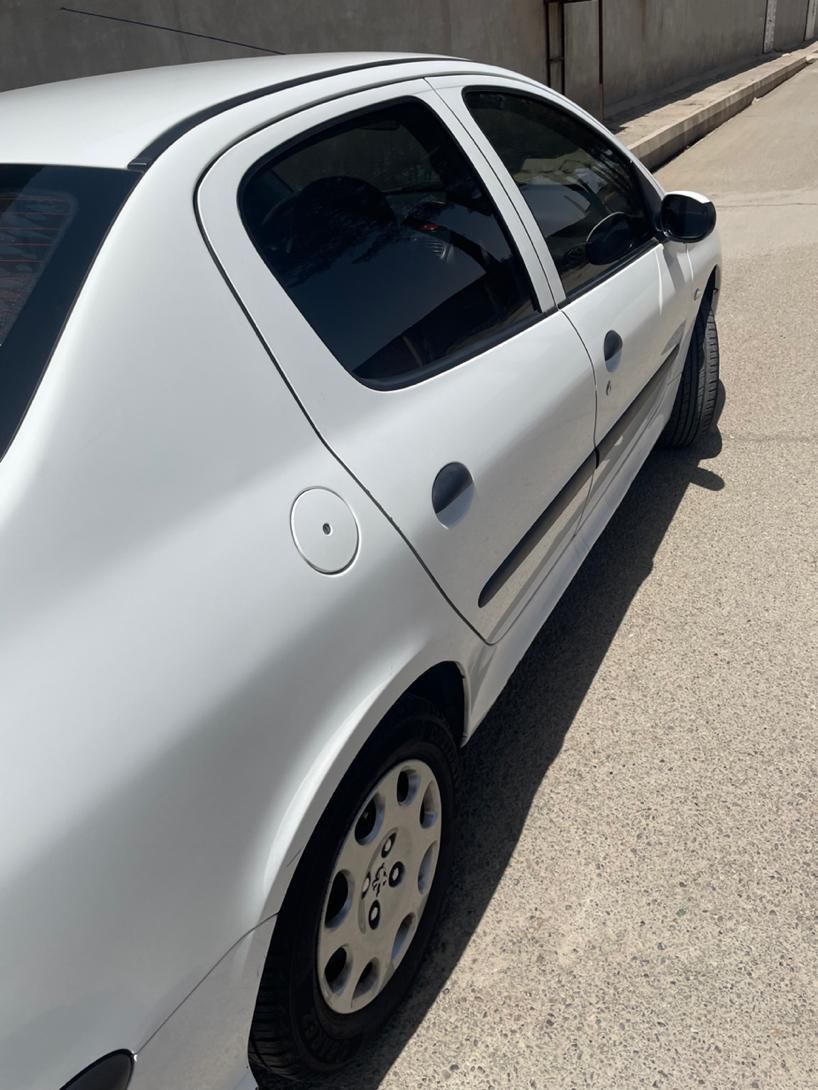 پژو ۲۰۶ صندوق دار v8 - 1397