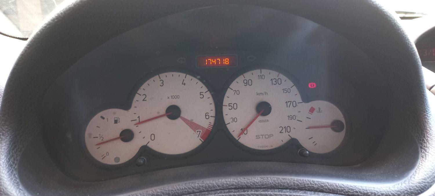 پژو ۲۰۶ صندوق دار v8 - 1390