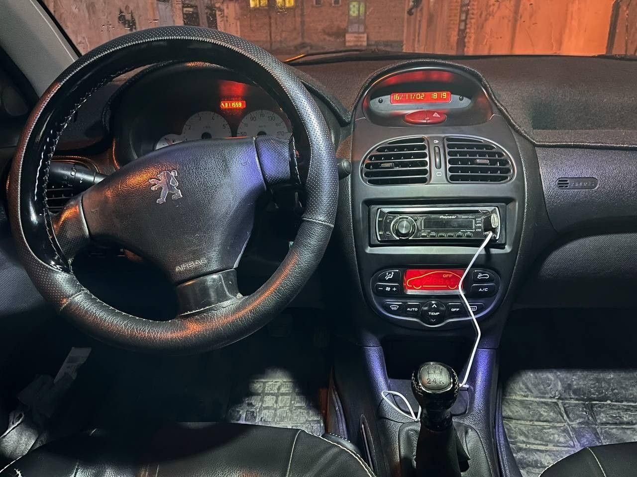 پژو ۲۰۶ صندوق دار v8 - 1385