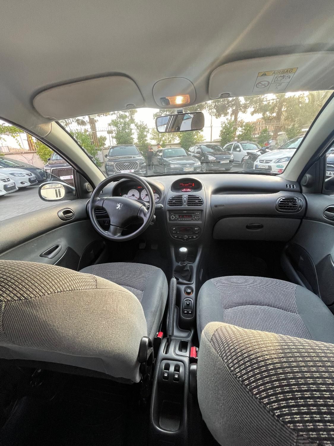پژو ۲۰۶ صندوق دار v8 - 1399