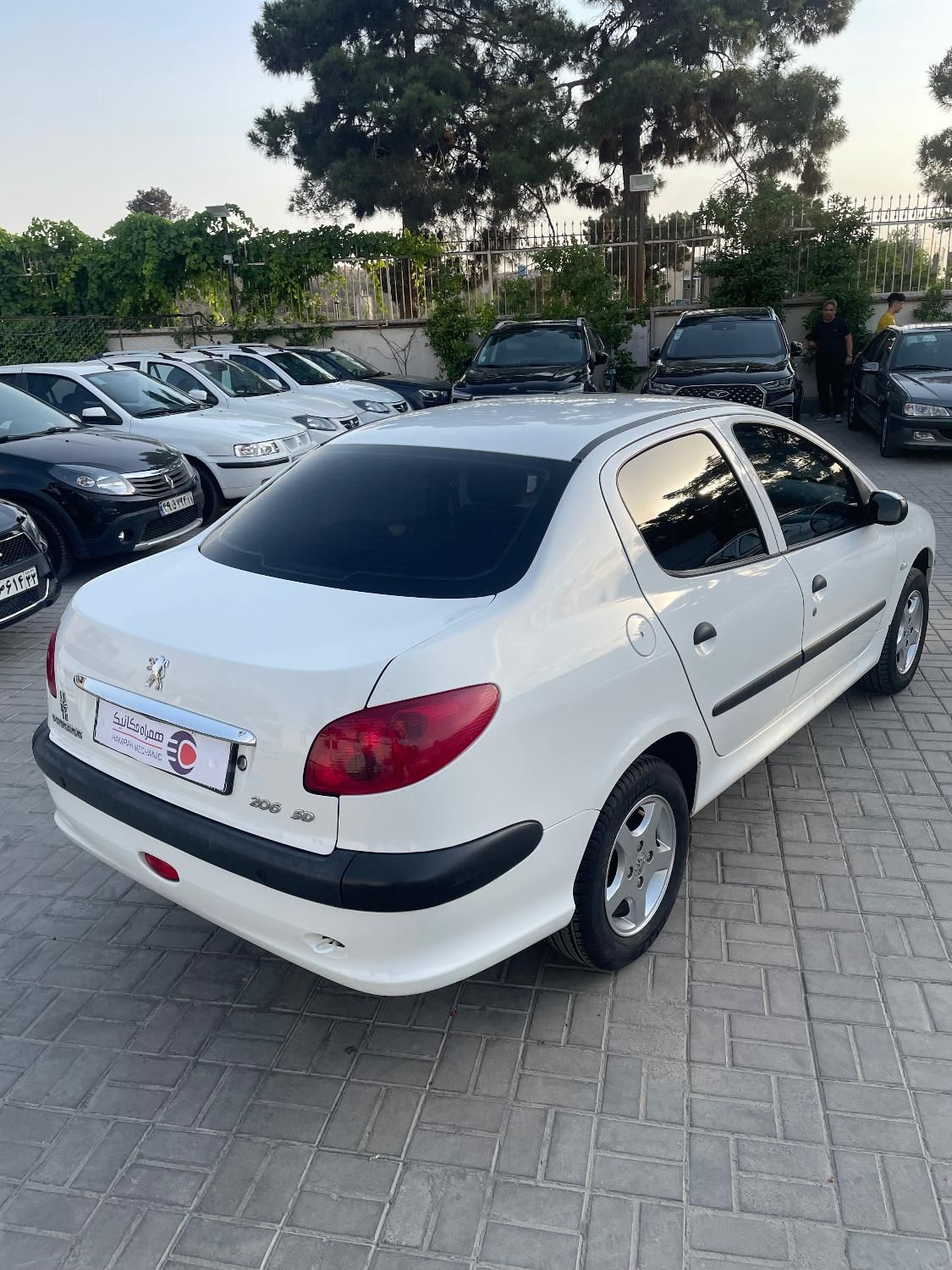 پژو ۲۰۶ صندوق دار v8 - 1399