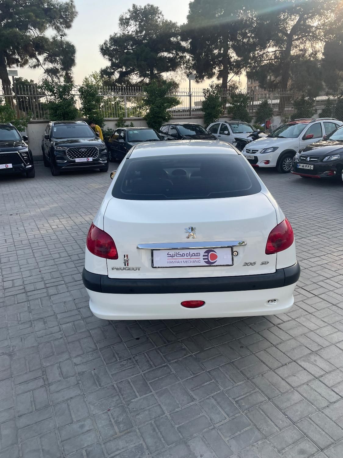 پژو ۲۰۶ صندوق دار v8 - 1399