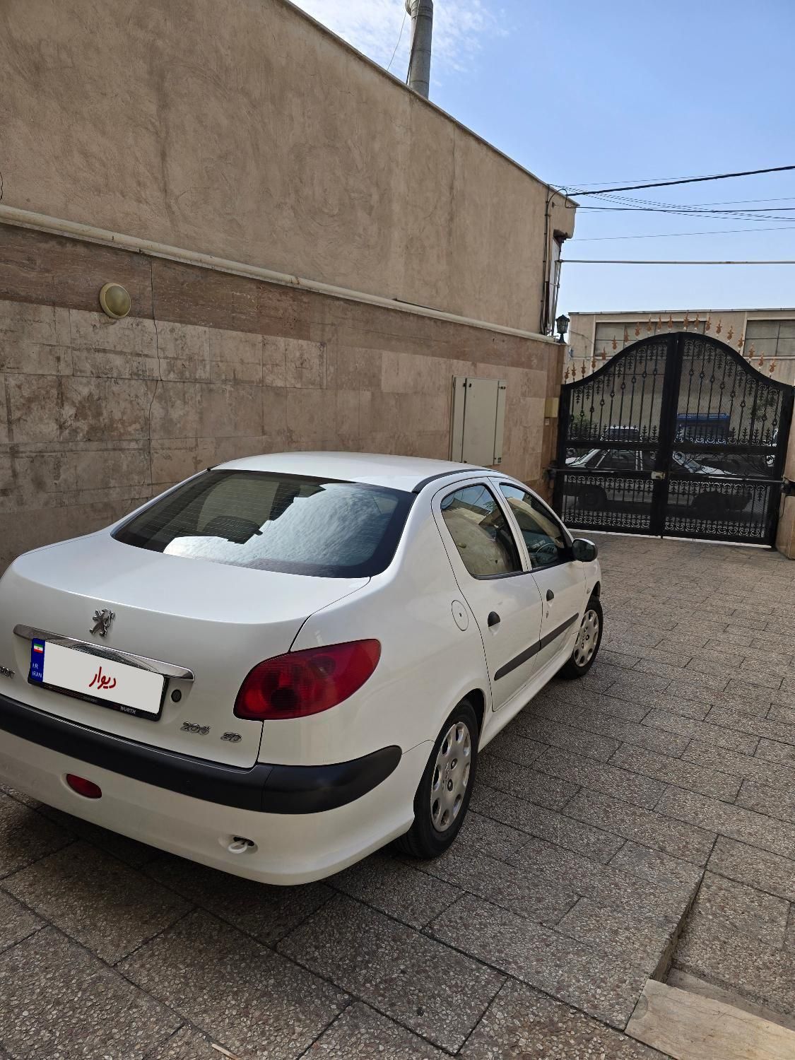 پژو ۲۰۶ صندوق دار v8 - 1396