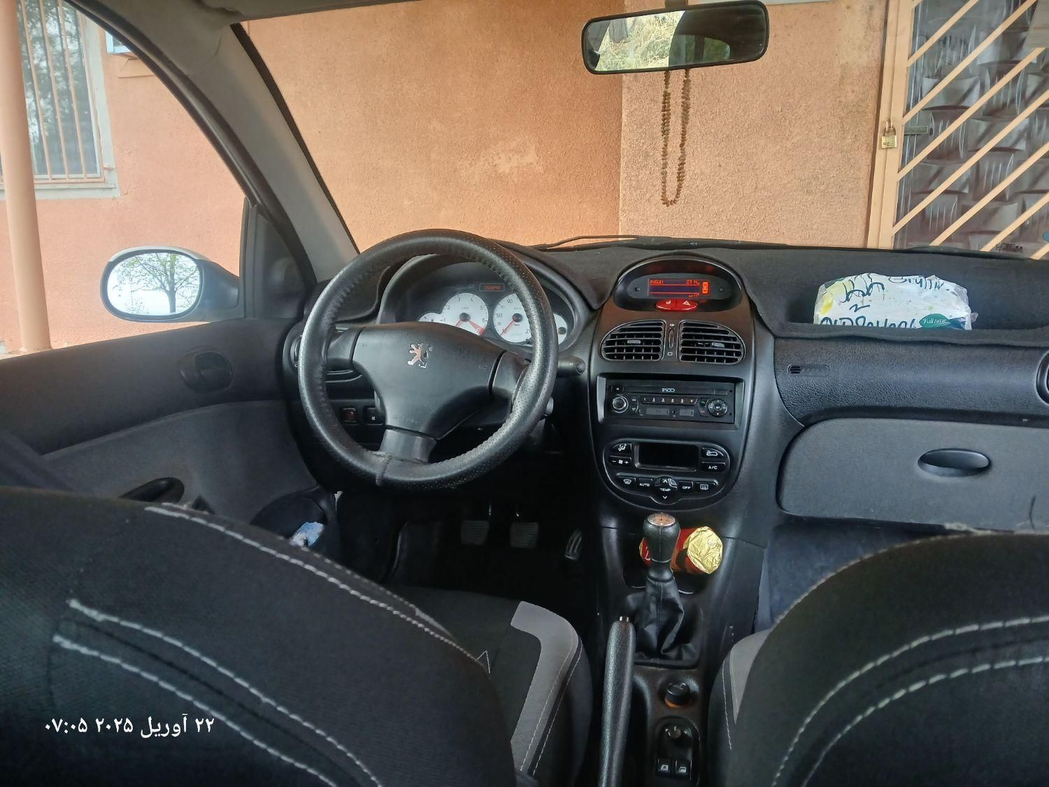پژو ۲۰۶ صندوق دار v8 - 1399