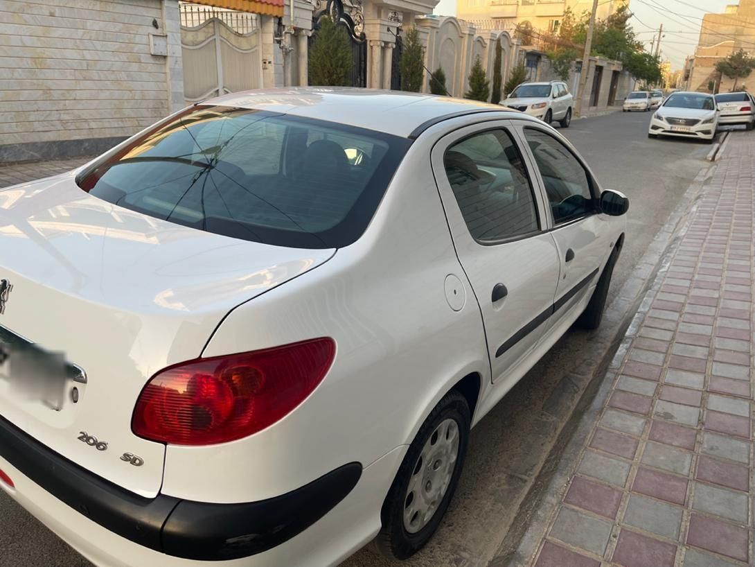 پژو ۲۰۶ صندوق دار v8 - 1395