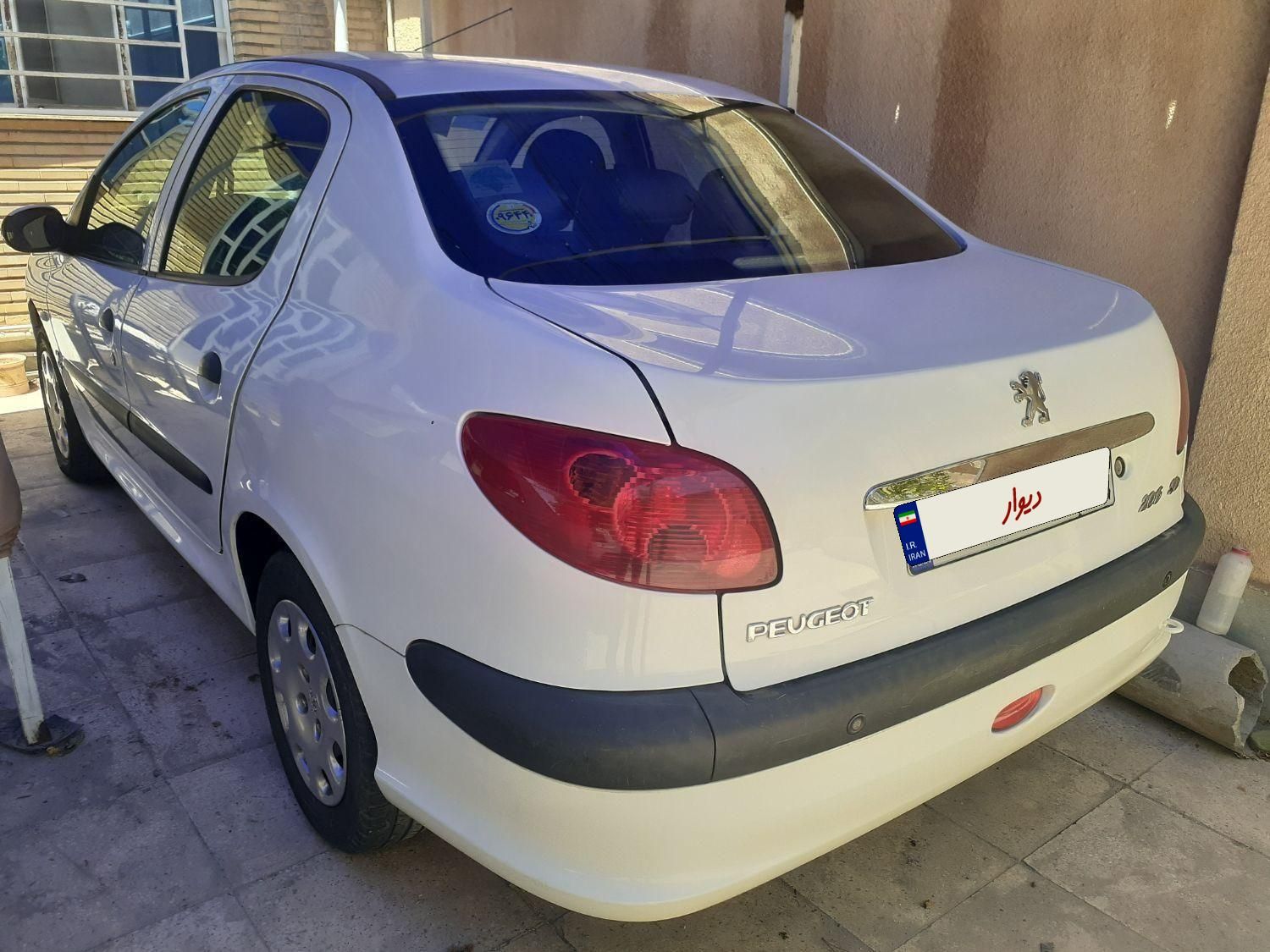 پژو ۲۰۶ صندوق دار v8 - 1395