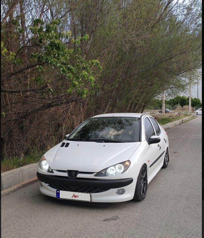 پژو ۲۰۶ صندوق دار v8 - 1393