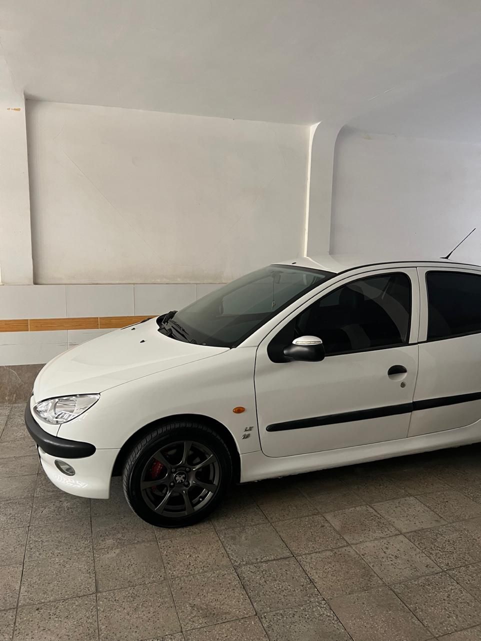 پژو ۲۰۶ صندوق دار v8 - 1393