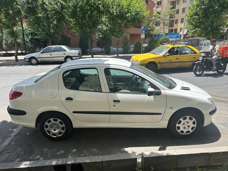 پژو ۲۰۶ صندوق دار v8 - 1395