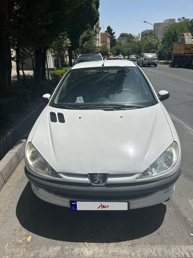 پژو ۲۰۶ صندوق دار v8 - 1395