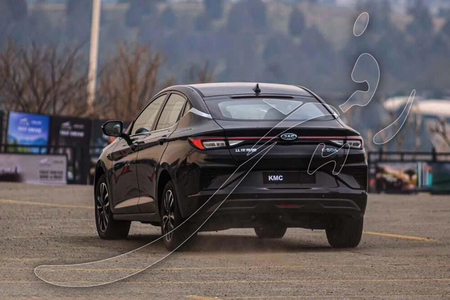کی ام سی EJ7 142 کیلووات - 2024