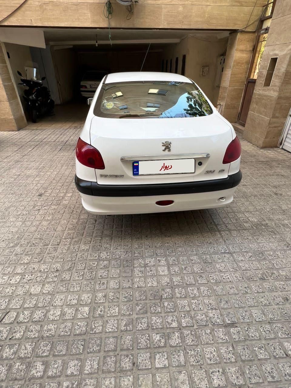 پژو ۲۰۶ صندوق دار v8 - 1398