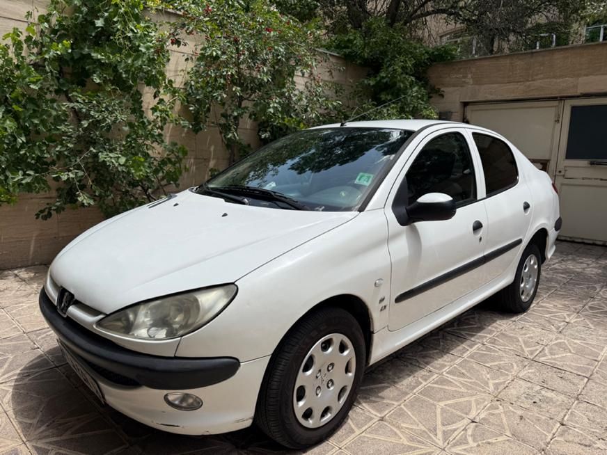 پژو ۲۰۶ صندوق دار v8 - 1395