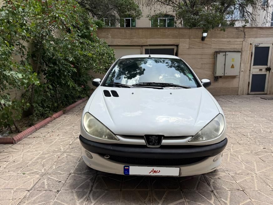 پژو ۲۰۶ صندوق دار v8 - 1395