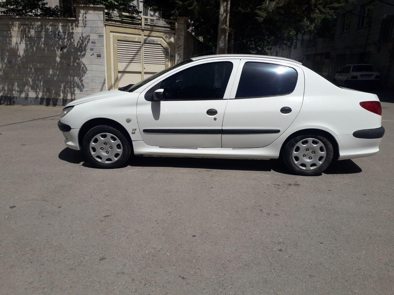 پژو ۲۰۶ صندوق دار v8 - 1397