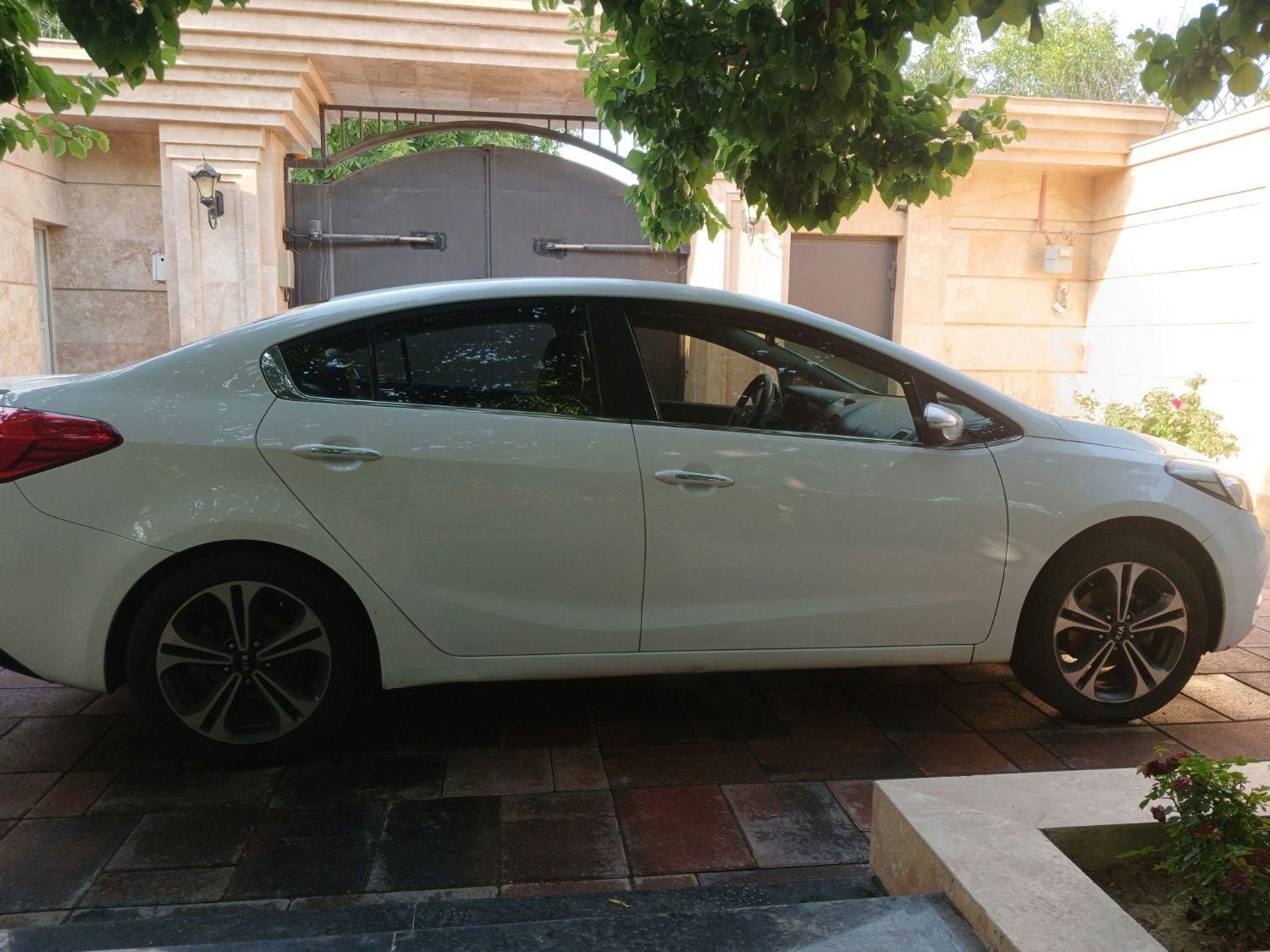 کیا سراتو 2.0 لیتر اتوماتیک GT لاین - 2015