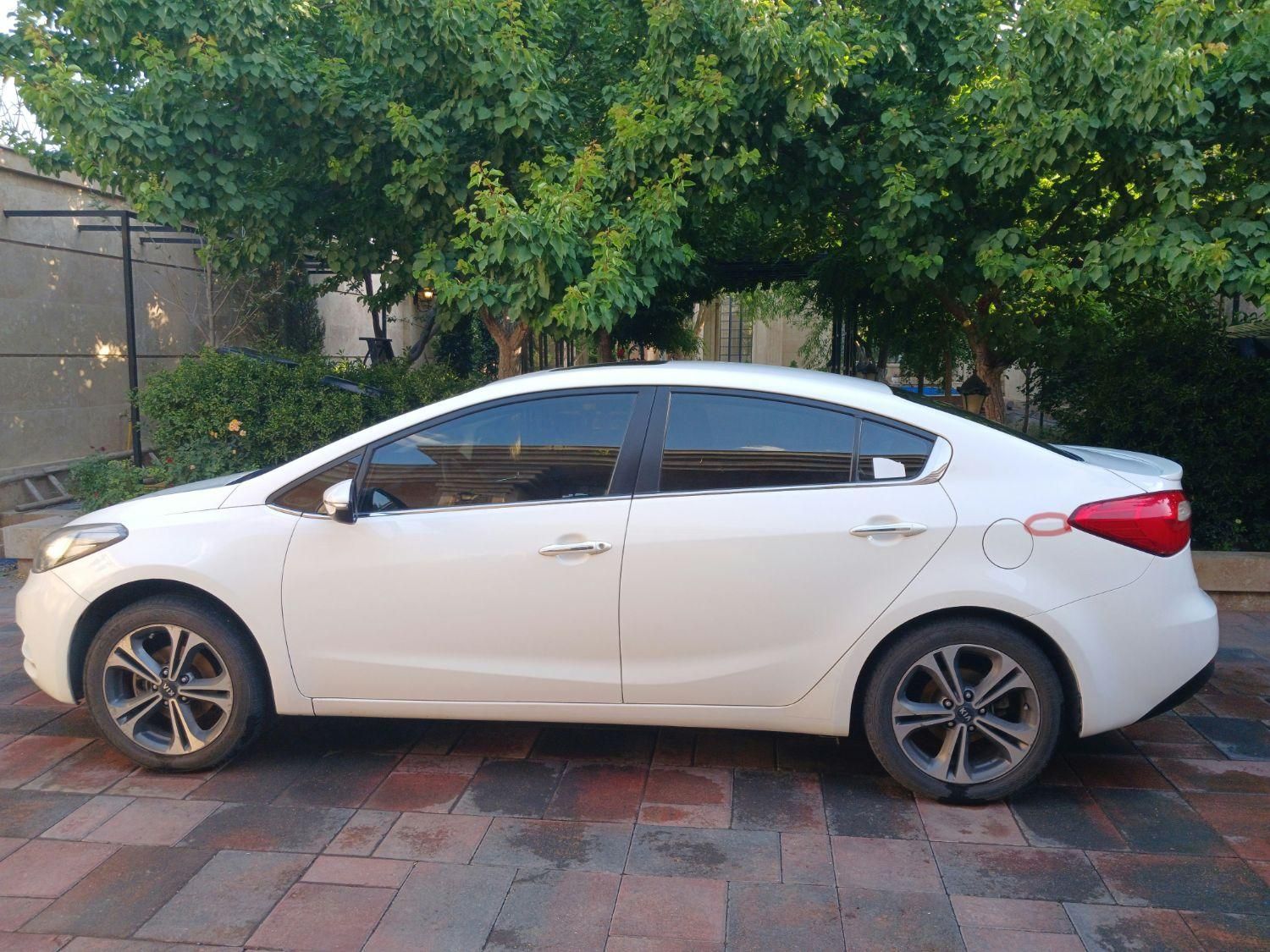 کیا سراتو 2.0 لیتر اتوماتیک GT لاین - 2015