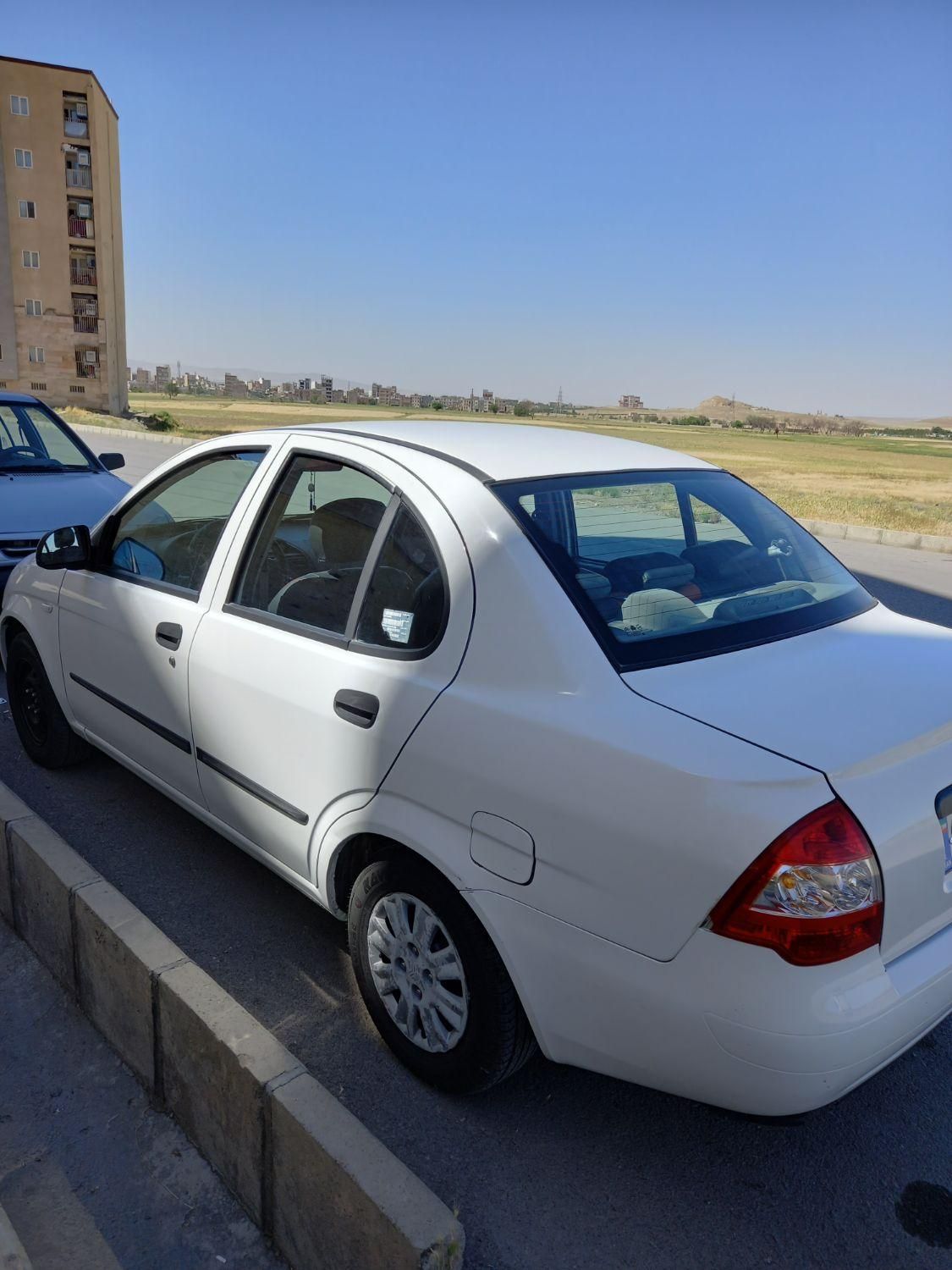 تیبا صندوق دار SX - 1401