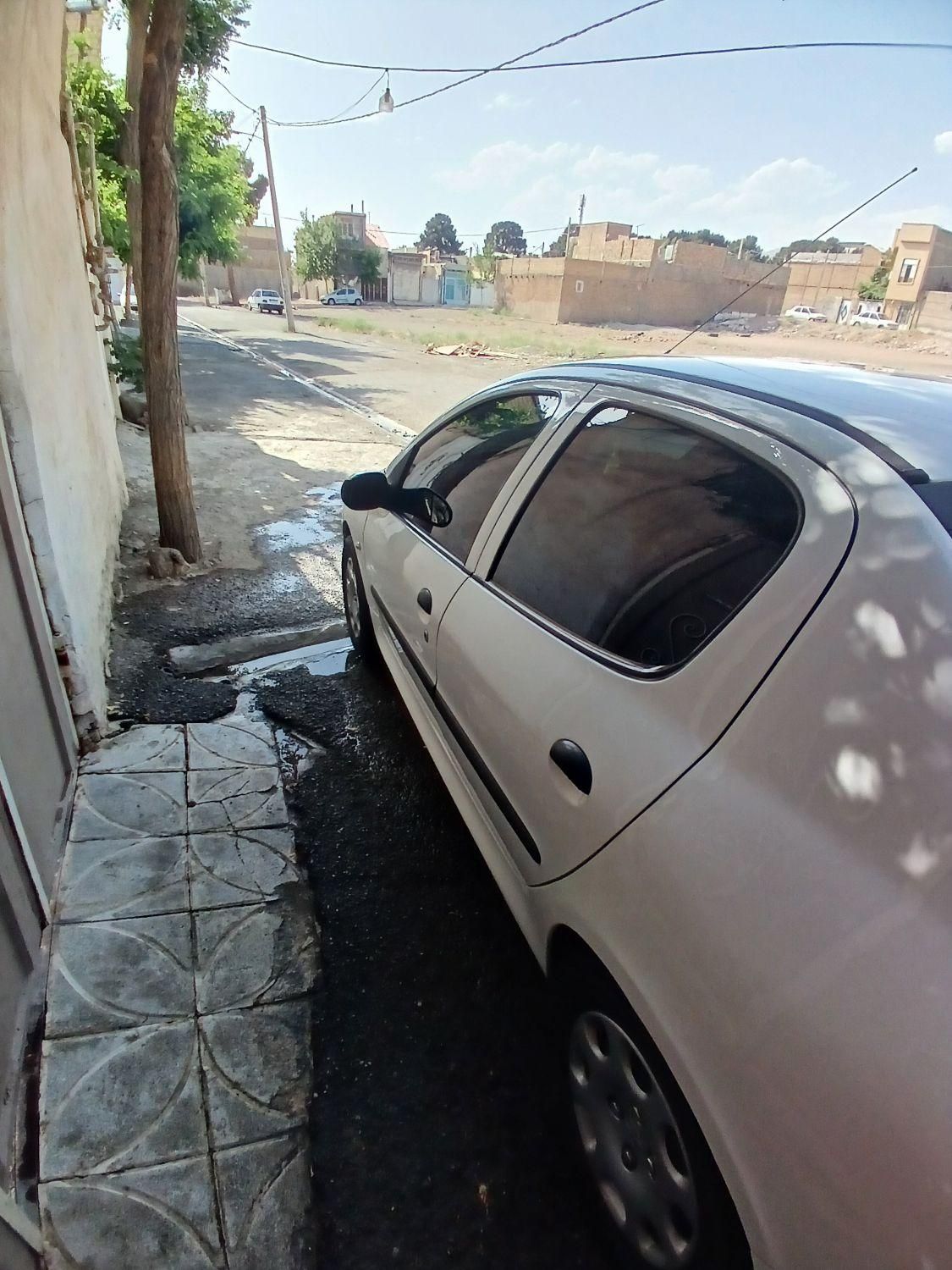 پژو ۲۰۶ صندوق دار v8 - 1396