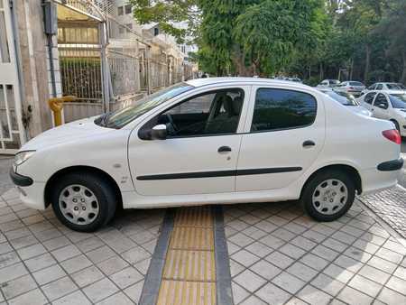 پژو ۲۰۶ صندوق دار v8 - 1398