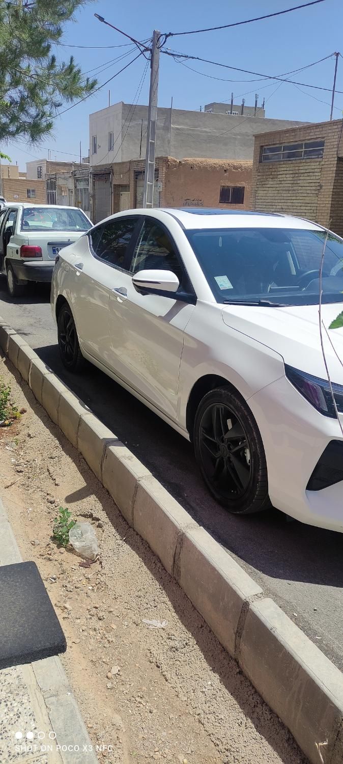 کی ام سی J7 اتوماتیک - 2024
