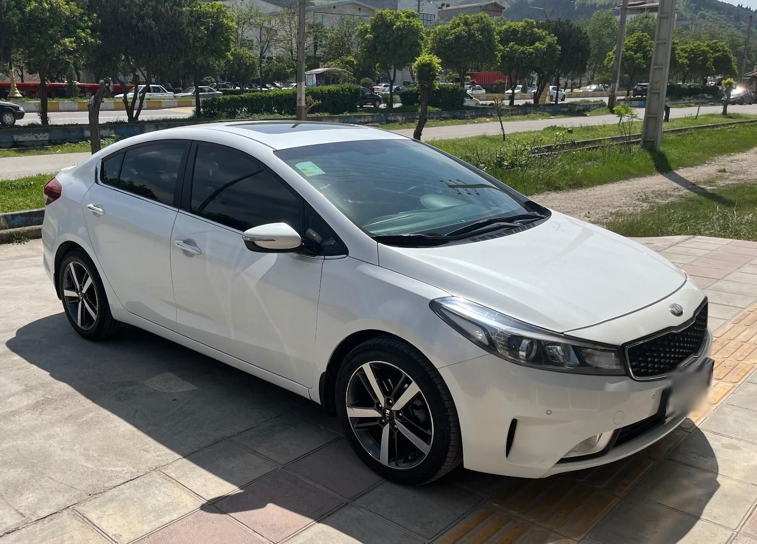 کیا سراتو 2.0 لیتر اتوماتیک GT لاین - 2017