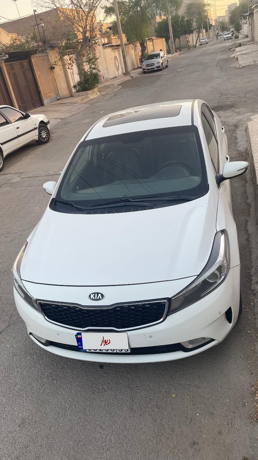 کیا سراتو 2.0 لیتر اتوماتیک GT لاین - 2017