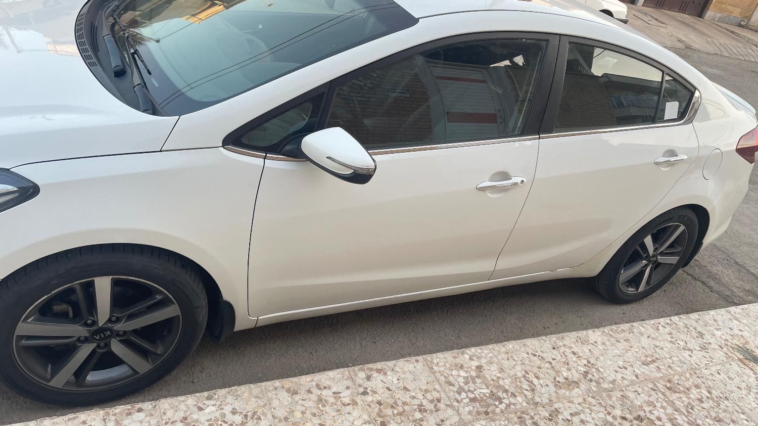 کیا سراتو 2.0 لیتر اتوماتیک GT لاین - 2017