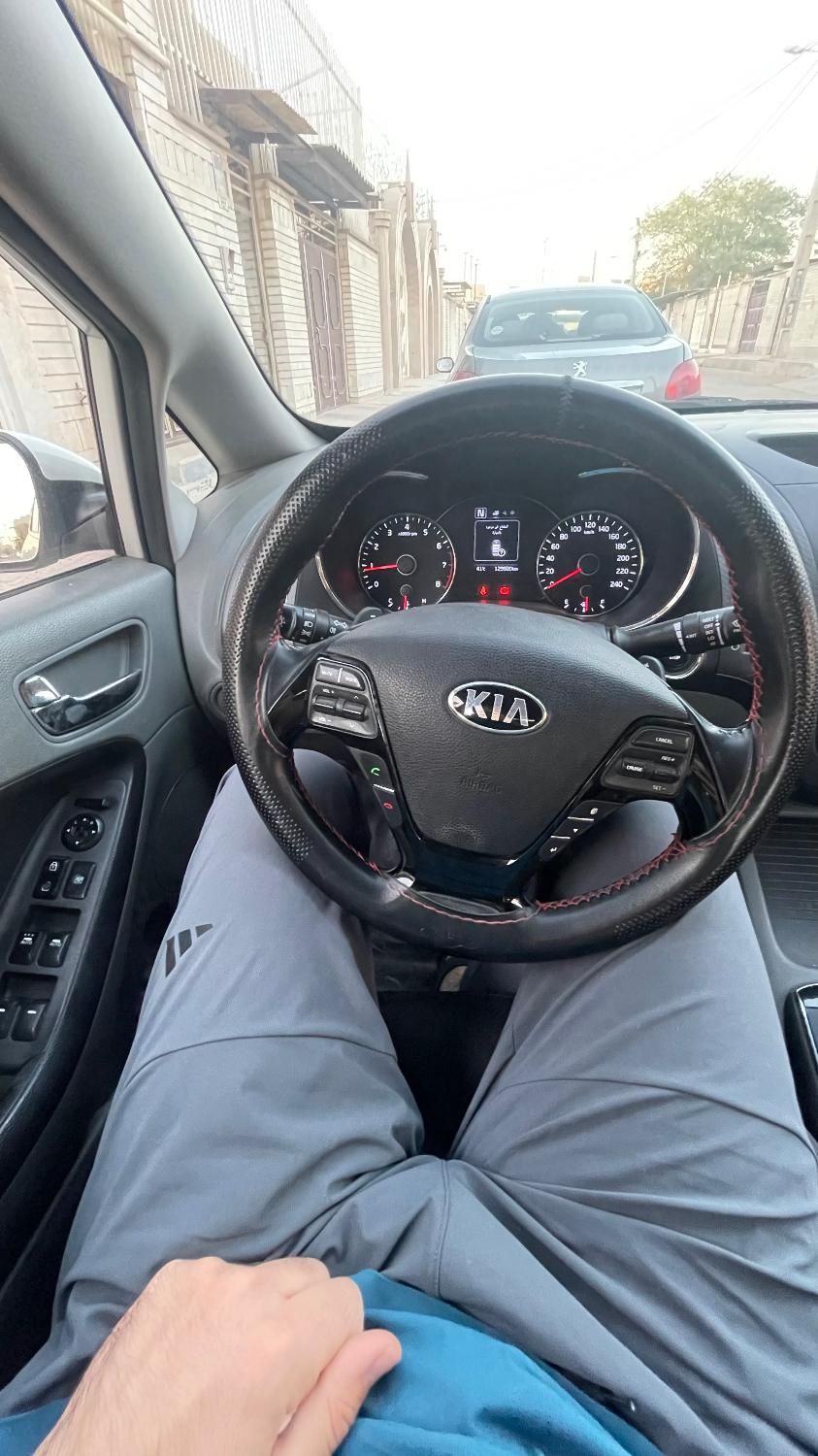 کیا سراتو 2.0 لیتر اتوماتیک GT لاین - 2017