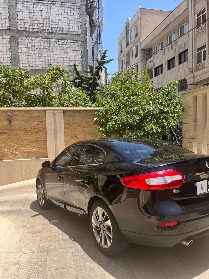 رنو فلوئنس اتوماتیک E4 - 2017
