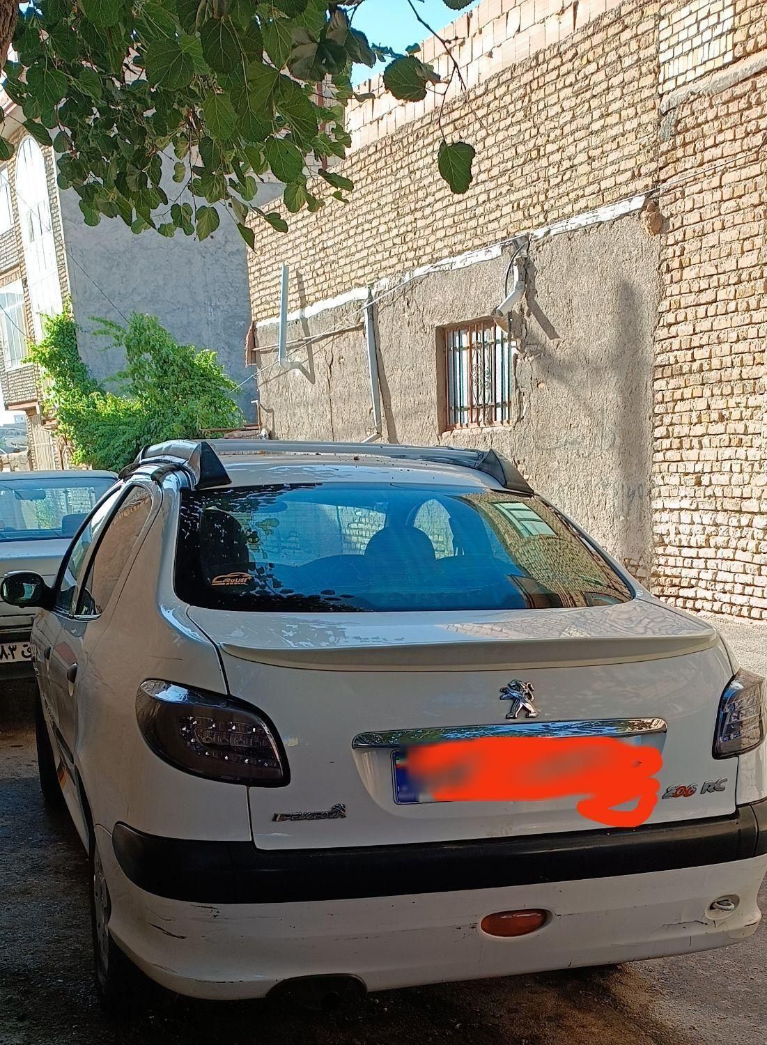 پژو ۲۰۶ صندوق دار v8 - 1391