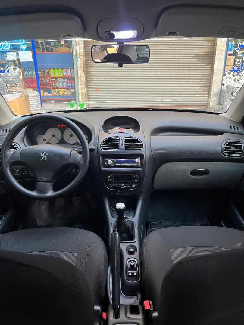 پژو ۲۰۶ صندوق دار v8 - 1390