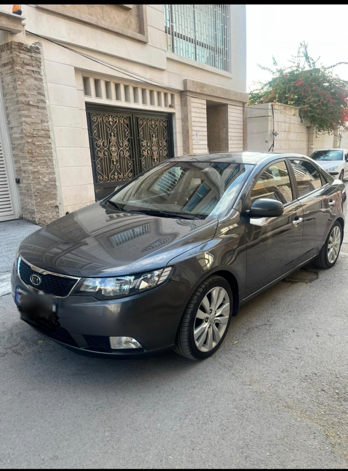 خودرو کیا، سراتو مونتاژ آگهی ann_18417445