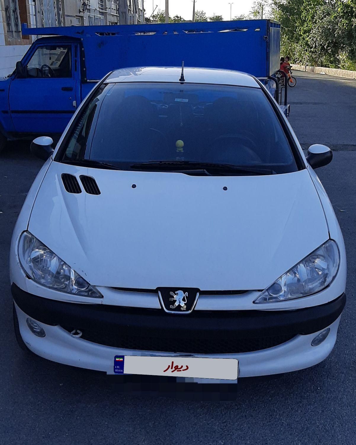 پژو ۲۰۶ صندوق دار v8 - 1392