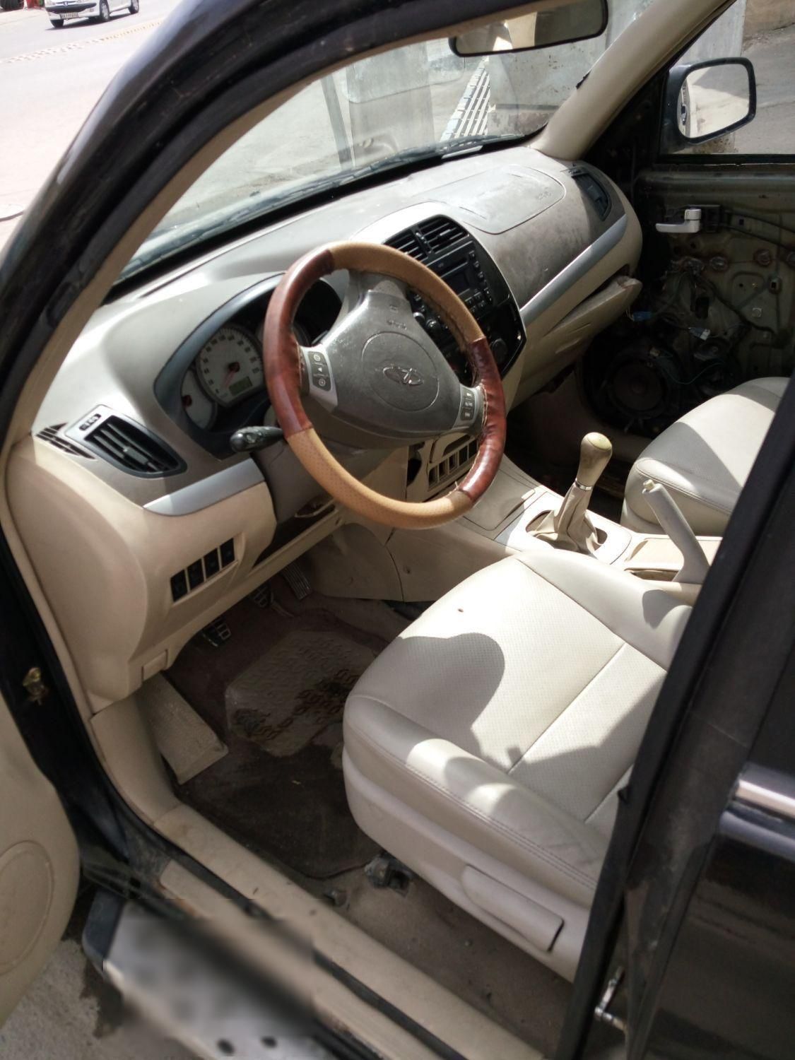ام وی ام X33 دنده‌ای ساده - 2012