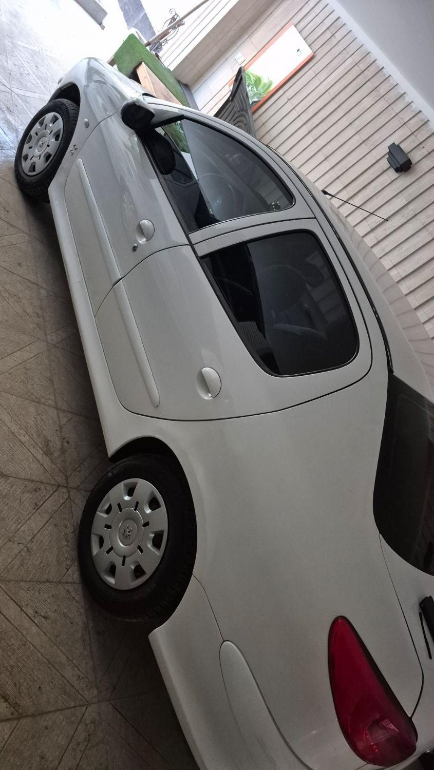 پژو ۲۰۶ صندوق دار v8 - 1390