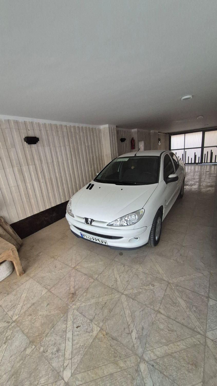 پژو ۲۰۶ صندوق دار v8 - 1390