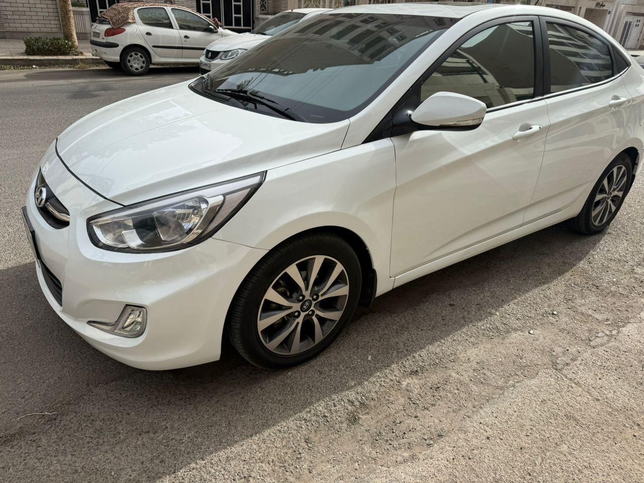 هیوندای اکسنت 1.6 لیتر ساده - 2016