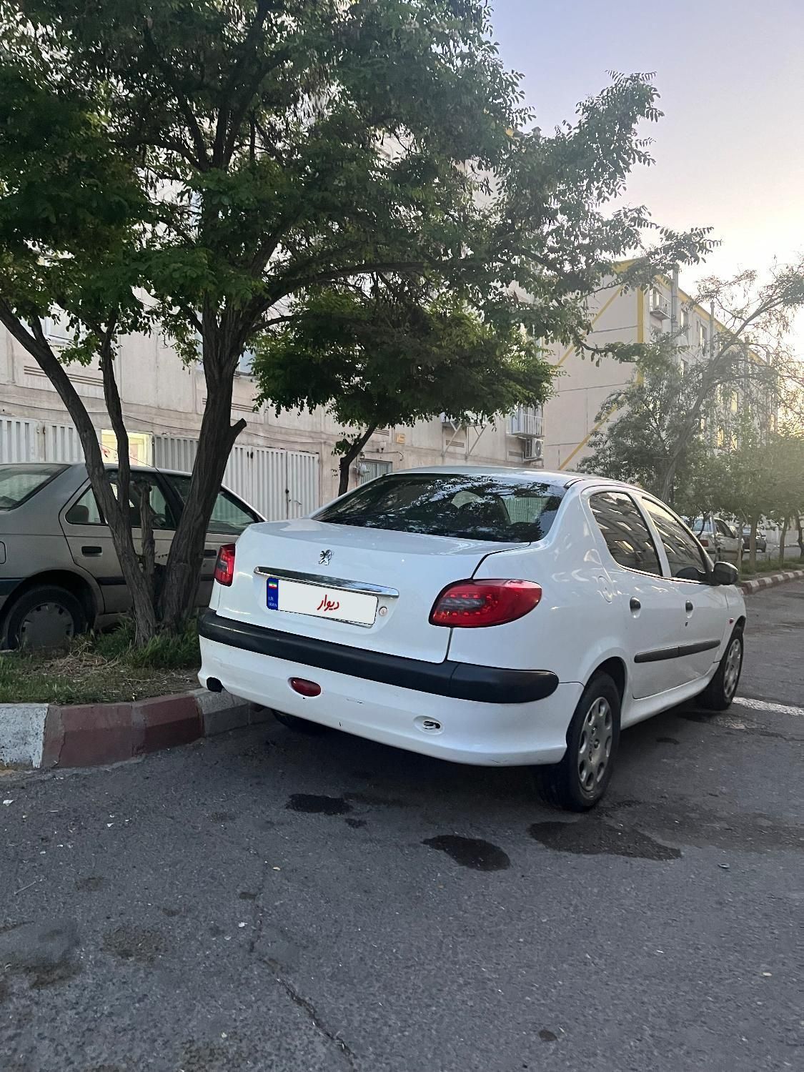 پژو ۲۰۶ صندوق دار v8 - 1391