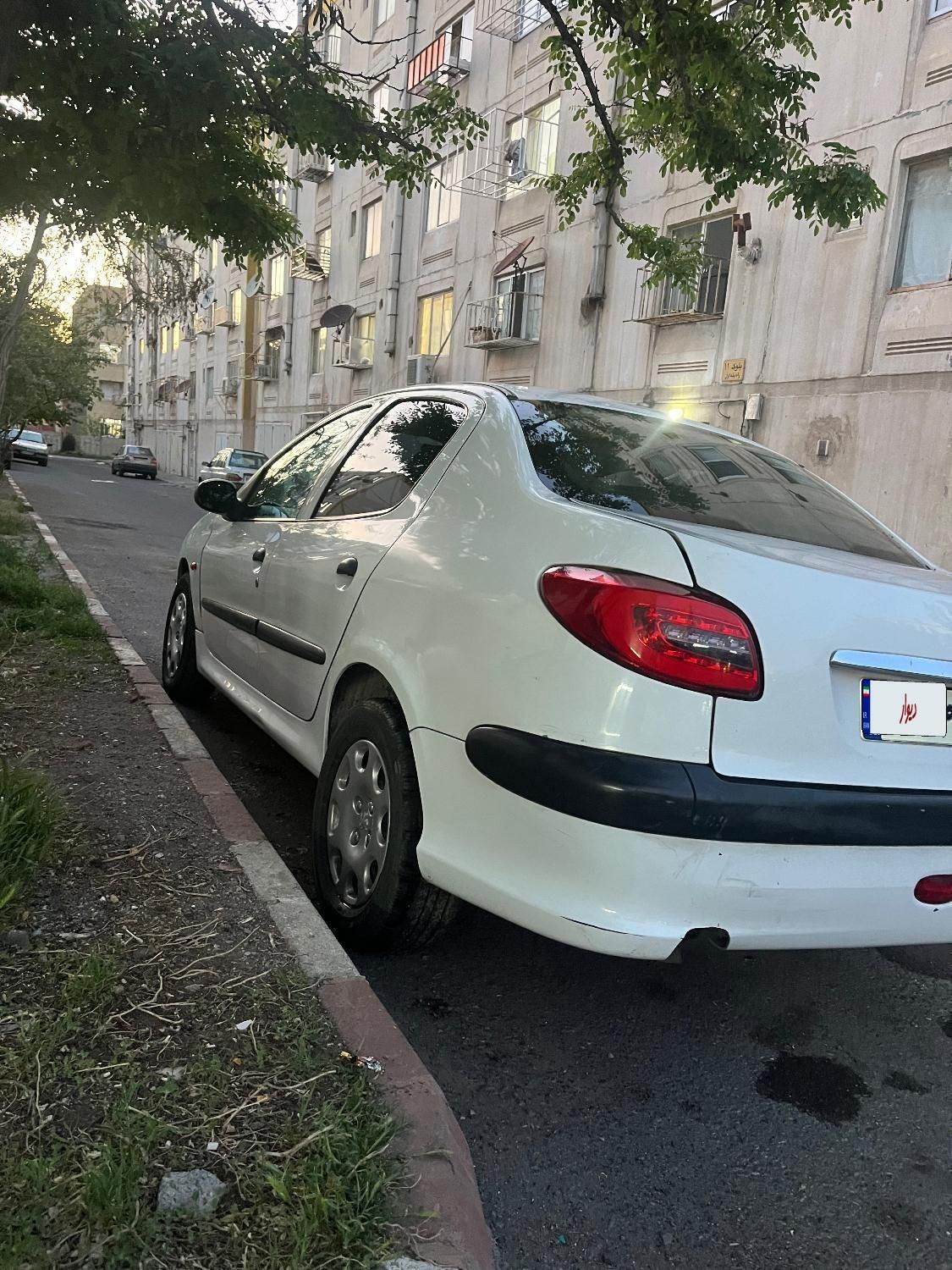 پژو ۲۰۶ صندوق دار v8 - 1391