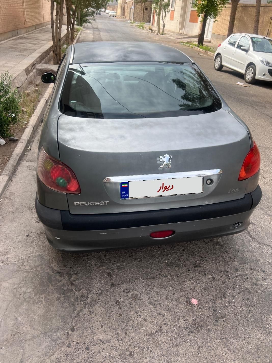 پژو ۲۰۶ صندوق دار v8 - 1389